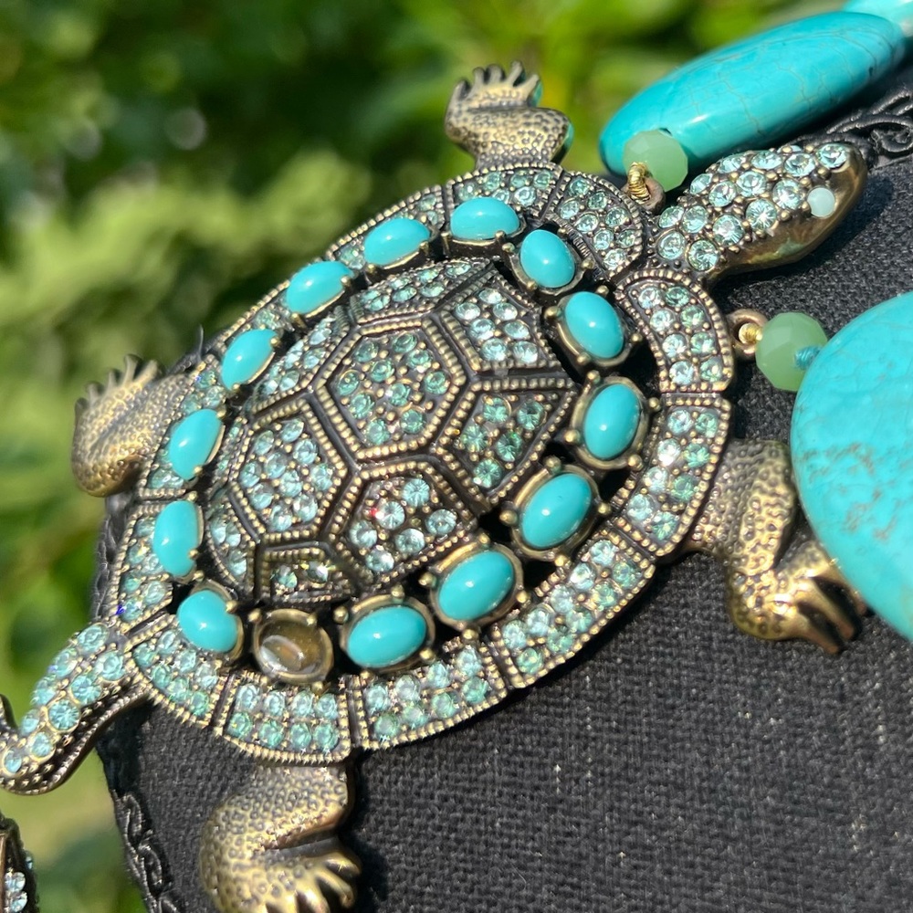 Heidi Daus Sparkling Latge Turquoise Turtle Necklace - Picture 13 of 16